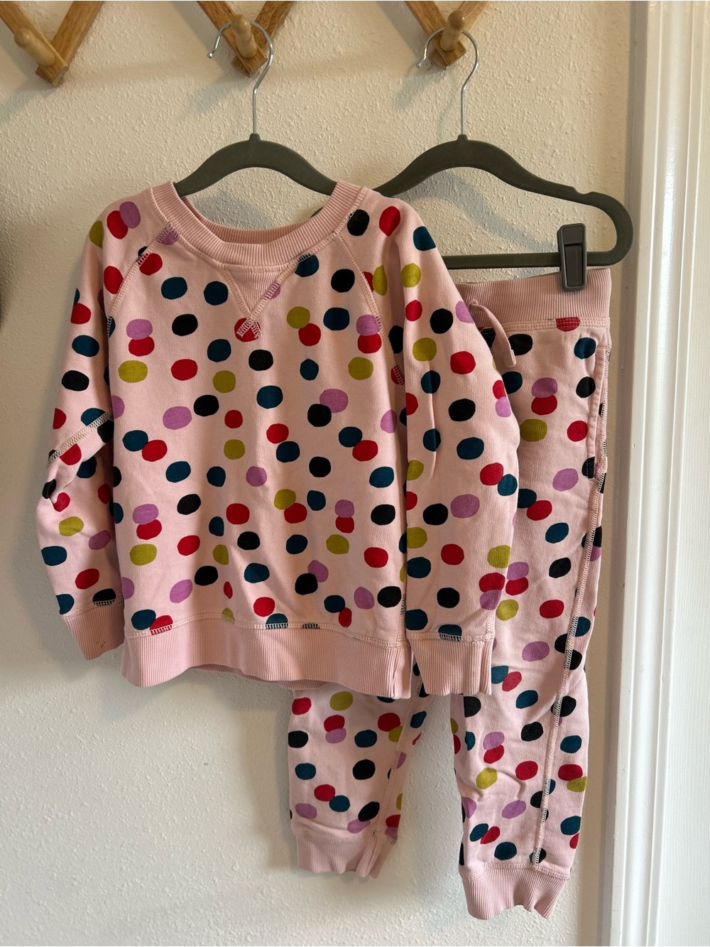 Hanna Andersson Light Pink Set with Multicolor Dots